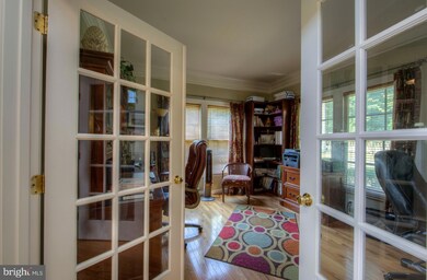 8596 Crosspointe Glen Ct, Lorton, VA 22079 - photo 6