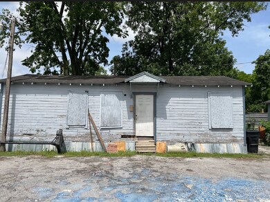 8915 Irvington Blvd, Houston, TX 77022 - photo 6