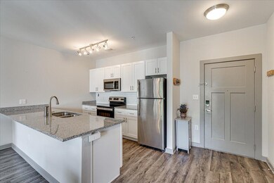 05-782 Riverfront Pkwy-5