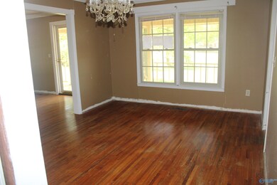 202 Linville St, Scottsboro, AL 35768 - photo 5