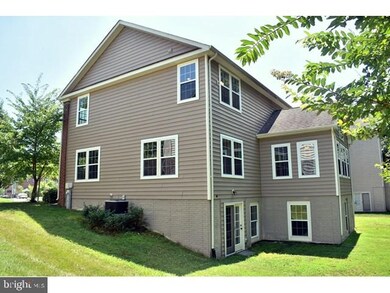 2221 Lake Forest Dr, Upper Marlboro, MD 20774 - photo 2