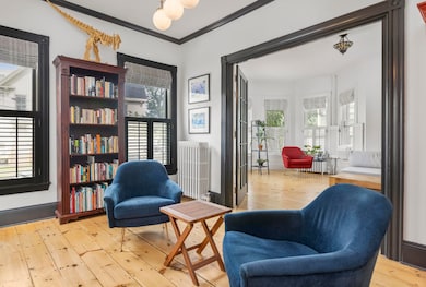 261 Vaughan St._W5_007