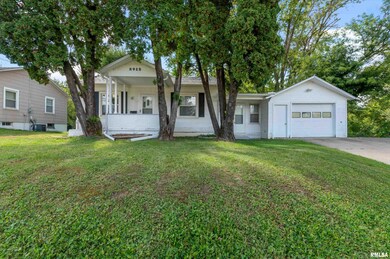 2915 W 49th St, Davenport, IA 52806 - photo 2