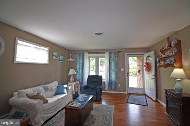 8409 Echo Dr, Pasadena, MD 21122 - photo 3