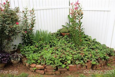 935 Faye St, Statesville, NC 28677 - photo 7