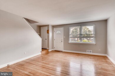 8546 Water Oak Rd, Parkville, MD 21234 - photo 4