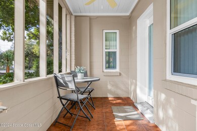 SCREENED FRONT PATIO