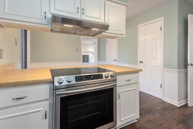 Stainless steel electric range only 6 years old an