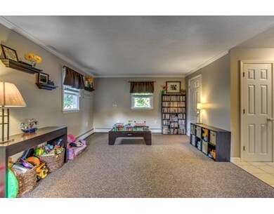 125 Bumble Bee Cir, Shrewsbury, MA 01545 - photo 6