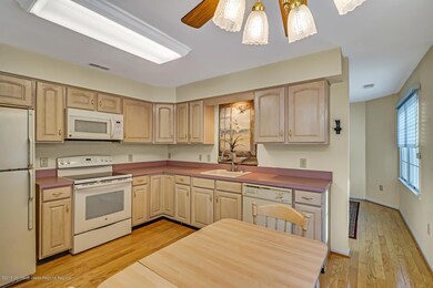 2320 N Chanticleer Ct Toms-large-009-20-
