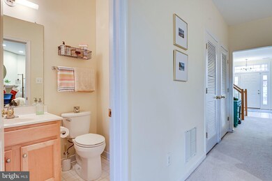 13028 Park Crescent Cir, Herndon, VA 20171 - photo 5