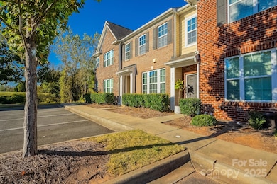 8988 Lanark Ln, Fort Mill, SC 29707 - photo 3