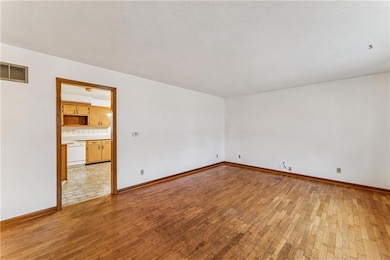 12 SE 15th St, Concordia, MO 64020 - photo 5