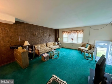 1014 Stormont Cir, Halethorpe, MD 21227 - photo 4