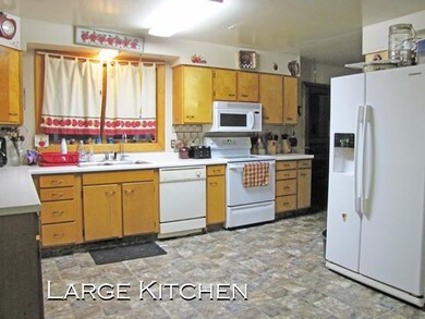 183 S Main St, Potosi, WI 53820 - photo 7