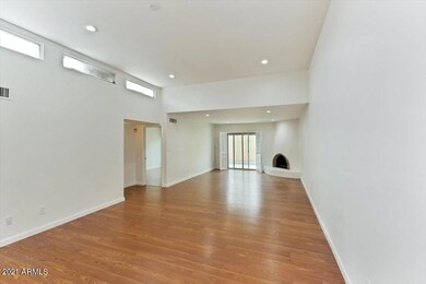 29-2616 E Edgemont Ave-29