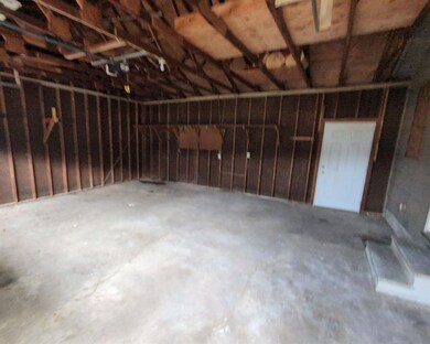 10114 S 34th Ave W, Colfax, IA 50054 - photo 5