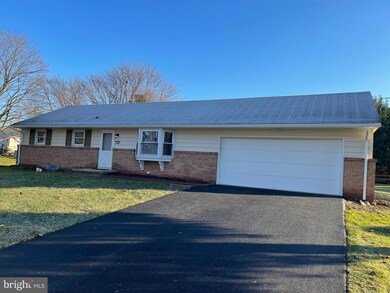 35 Farmland Rd, Leola, PA 17540 - photo 2