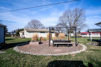 185 Hillcrest Dr, Circleville, OH 43113 - photo 4