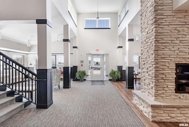 2592 Middle Rd unit 206, Bettendorf, IA 52722 - photo 7