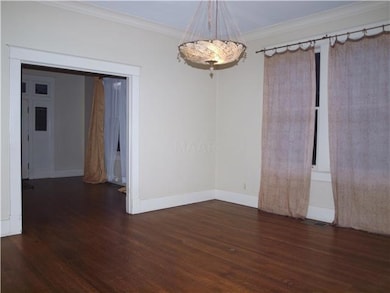 Spacious Dining Area