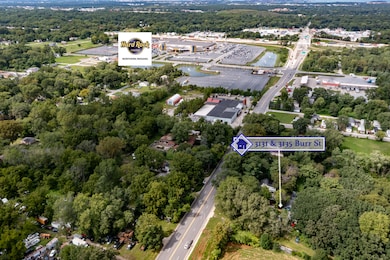 3131 & 3135 Burr St-17 (1)