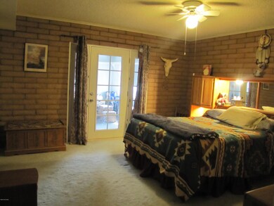 MBR, door to AZ room