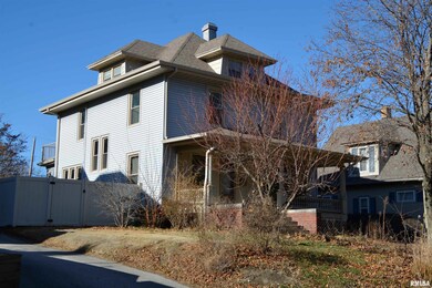 644 S Randolph St, Macomb, IL 61455 - photo 2