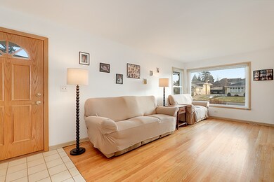 2054 Locust St, Des Plaines, IL 60018 - photo 6