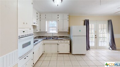 305 Sherwood Ave, Copperas Cove, TX 76522 - photo 2