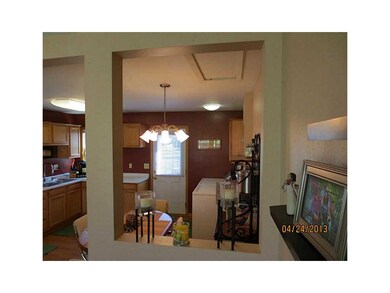 Kitchen. Cut out between the kitchen and family ro