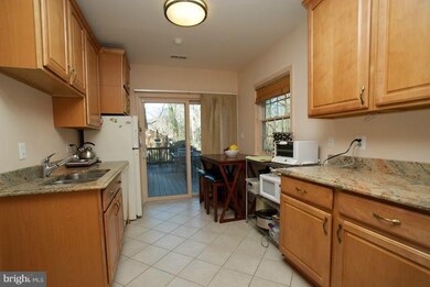 3525 Barkley Dr, Fairfax, VA 22031 - photo 5