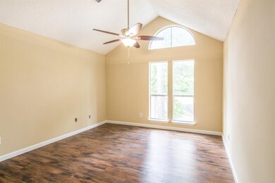 3315 Golden Trails Dr unit 602, Kingwood, TX 77345 - photo 6