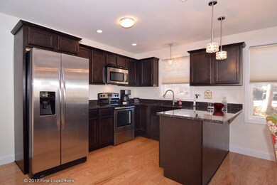 610 Graycoach Ln unit 610, Cranston, RI 02921 - photo 5