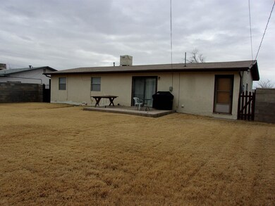 2404 Baylor Ave, Alamogordo, NM 88310 - photo 7