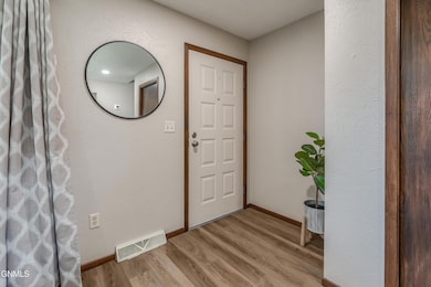 3005 Ontario Ln, Bismarck, ND 58503 - photo 2