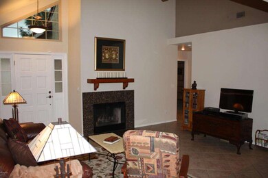 1936 E Citation Ln unit 19, Tempe, AZ 85284 - photo 3