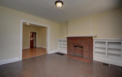 Living Room (2)