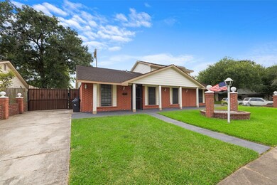 14302 Hollypark Dr, Houston, TX 77015 - photo 2