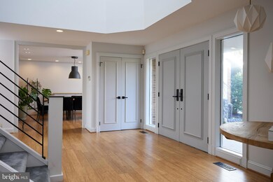 9904 Bluegrass Rd, Potomac, MD 20854 - photo 3