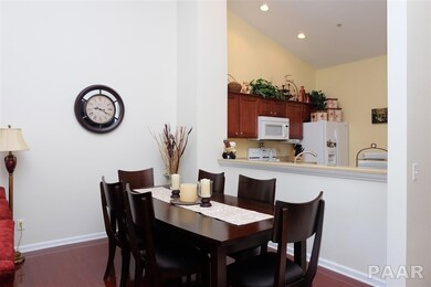 4525 N Tallgrass Ln, Peoria, IL 61615 - photo 6