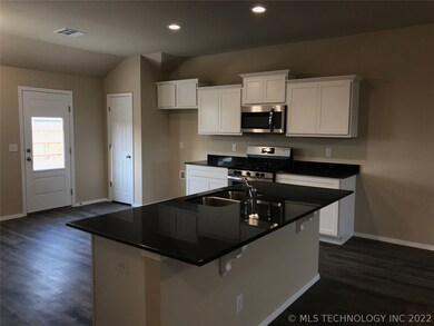 1235 E San Antonio St, Broken Arrow, OK 74012 - photo 3