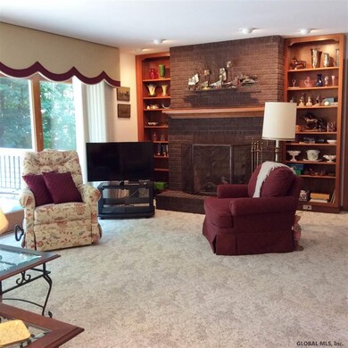 938 Douglas Ct, Schenectady, NY 12309 - photo 6