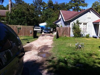 517 Wainwright St, Houston, TX 77022 - photo 5