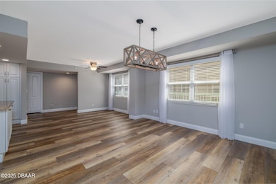 4 Oceans West 701C-5