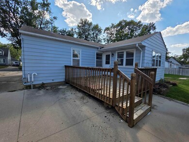 1147 Bourland Ave, Waterloo, IA 50702 - photo 2