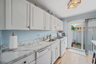 460 Old Town Rd unit 8H, Port Jefferson Station, NY 11776 - photo 5