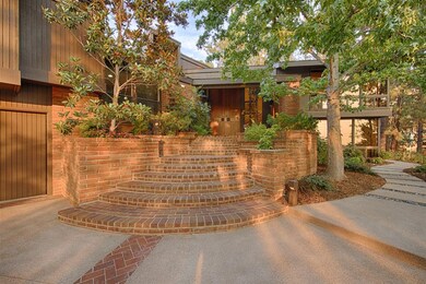 The home speaks to you as you enter through the de