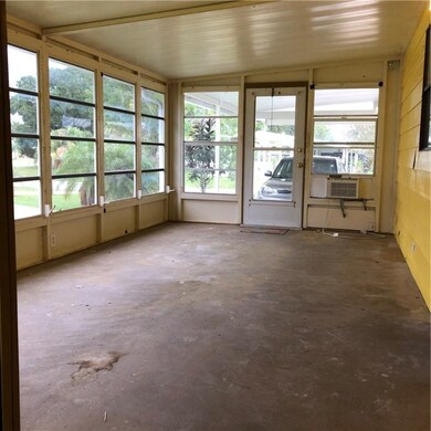 718 Oleander Cir, Sebastian, FL 32976 - photo 2