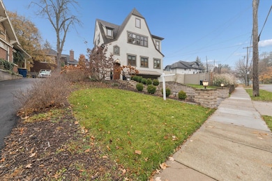 1824 Sherman St SE, Grand Rapids, MI 49506 - photo 2